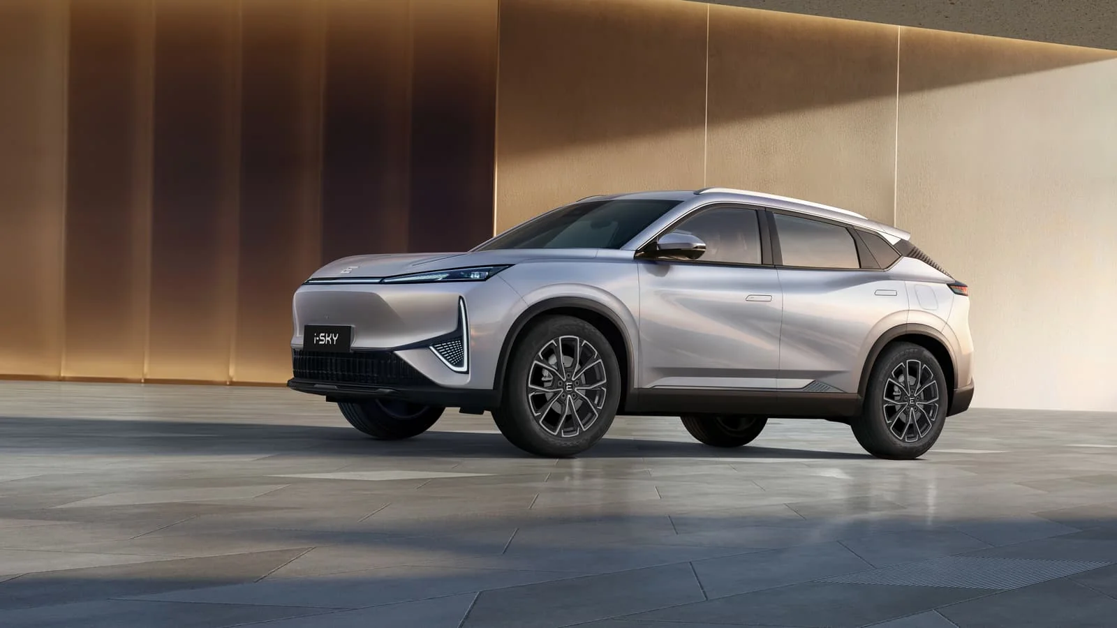 Evolute präsentiert den neuen Elektro-Crossover i-Sky