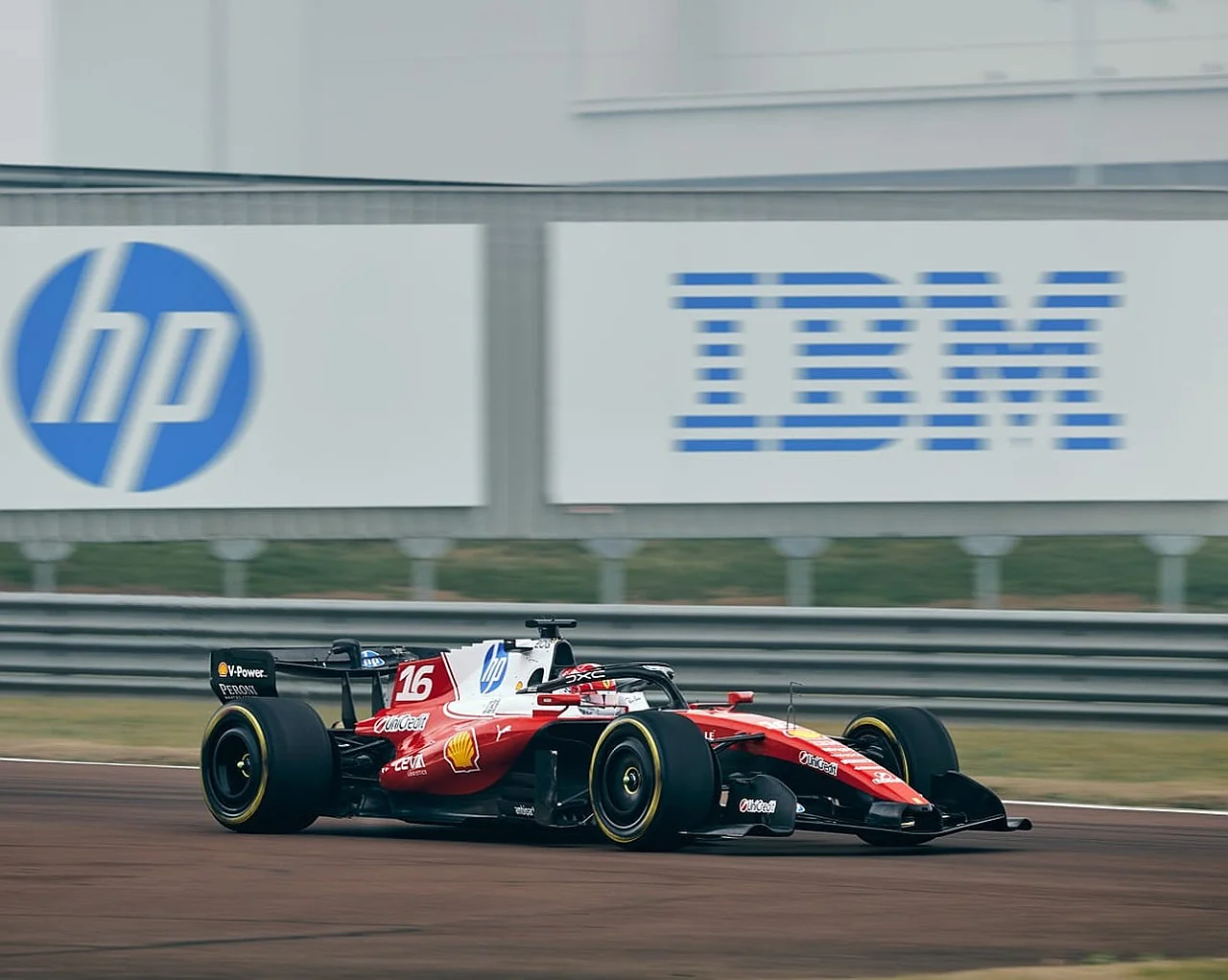 Ferrari мен IBM жасанды интеллект көмегімен жанкүйерлер базасын кеңейтуде