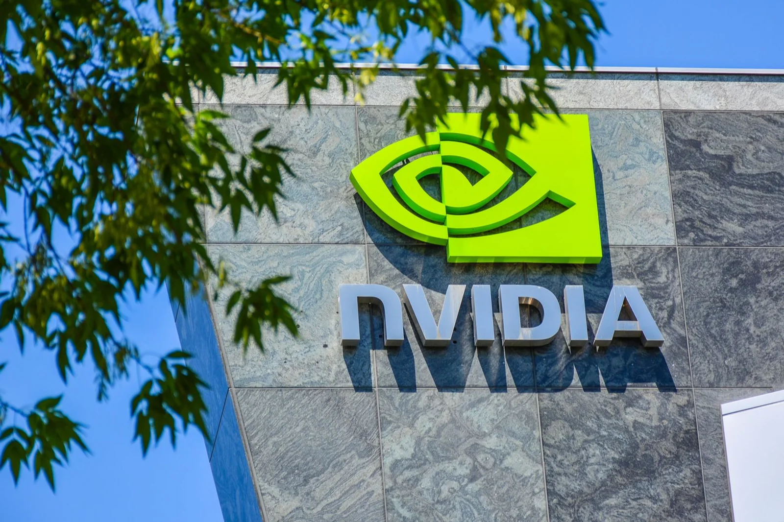 Crypto market stabilizes ahead of FOMC minutes and NVIDIA report