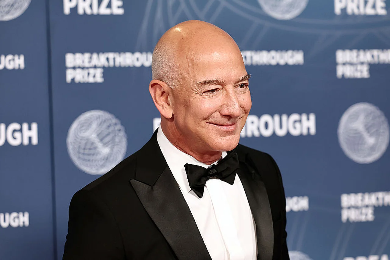 Jeff Bezos вакили Слате Ауто директорлар кенгашини тарк этди
