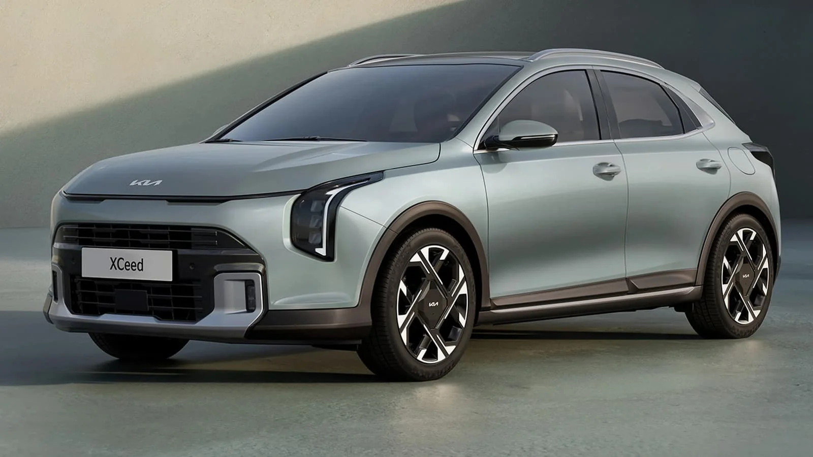 Kia XCeed crossover hatchback updated