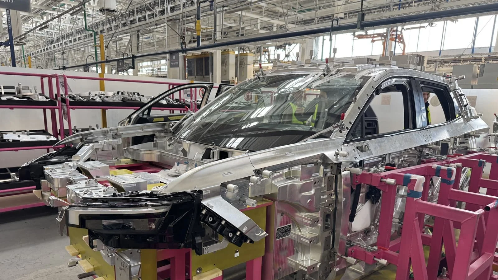 Des calibres spéciaux de 5 tonnes utilisés pour la Lada Azimut et d'autres modèles