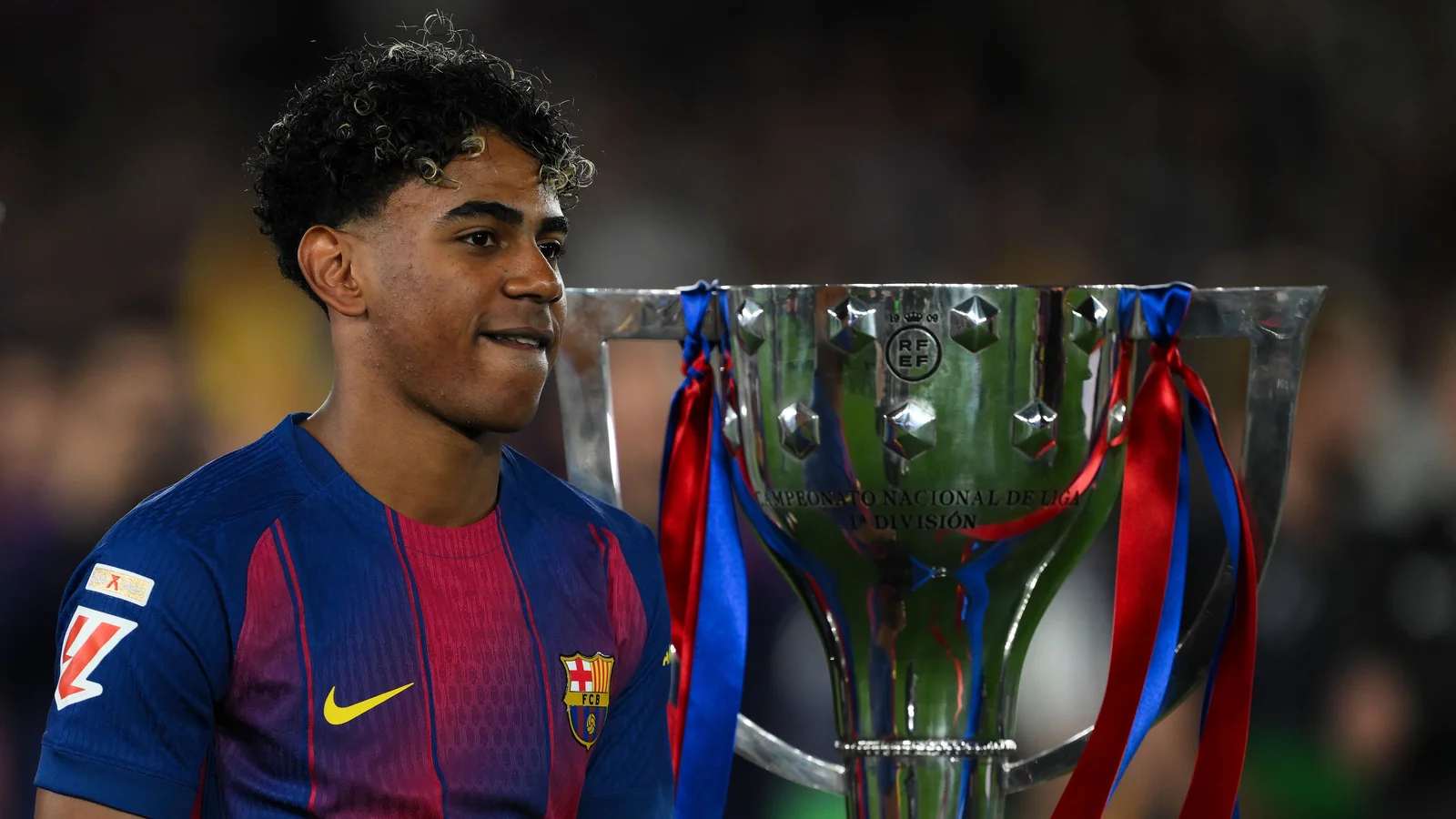 Lamine Yamal mocks Real Madrid during Barcelona championship parade