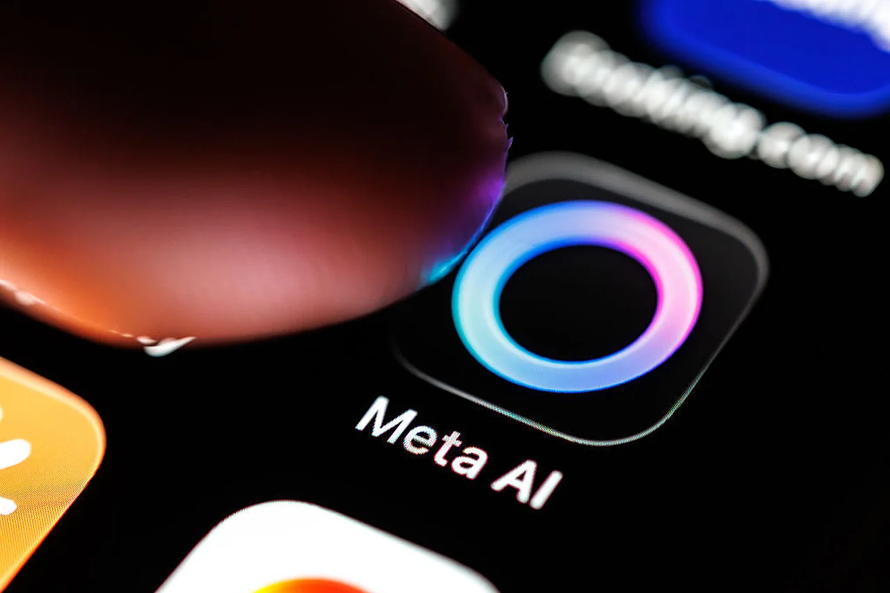 Meta está desarrollando un dispositivo colgante basado en inteligencia artificial