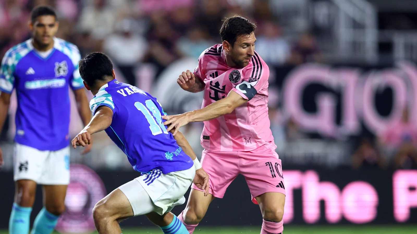 Obed Vargas comments on the incident with Lionel Messi