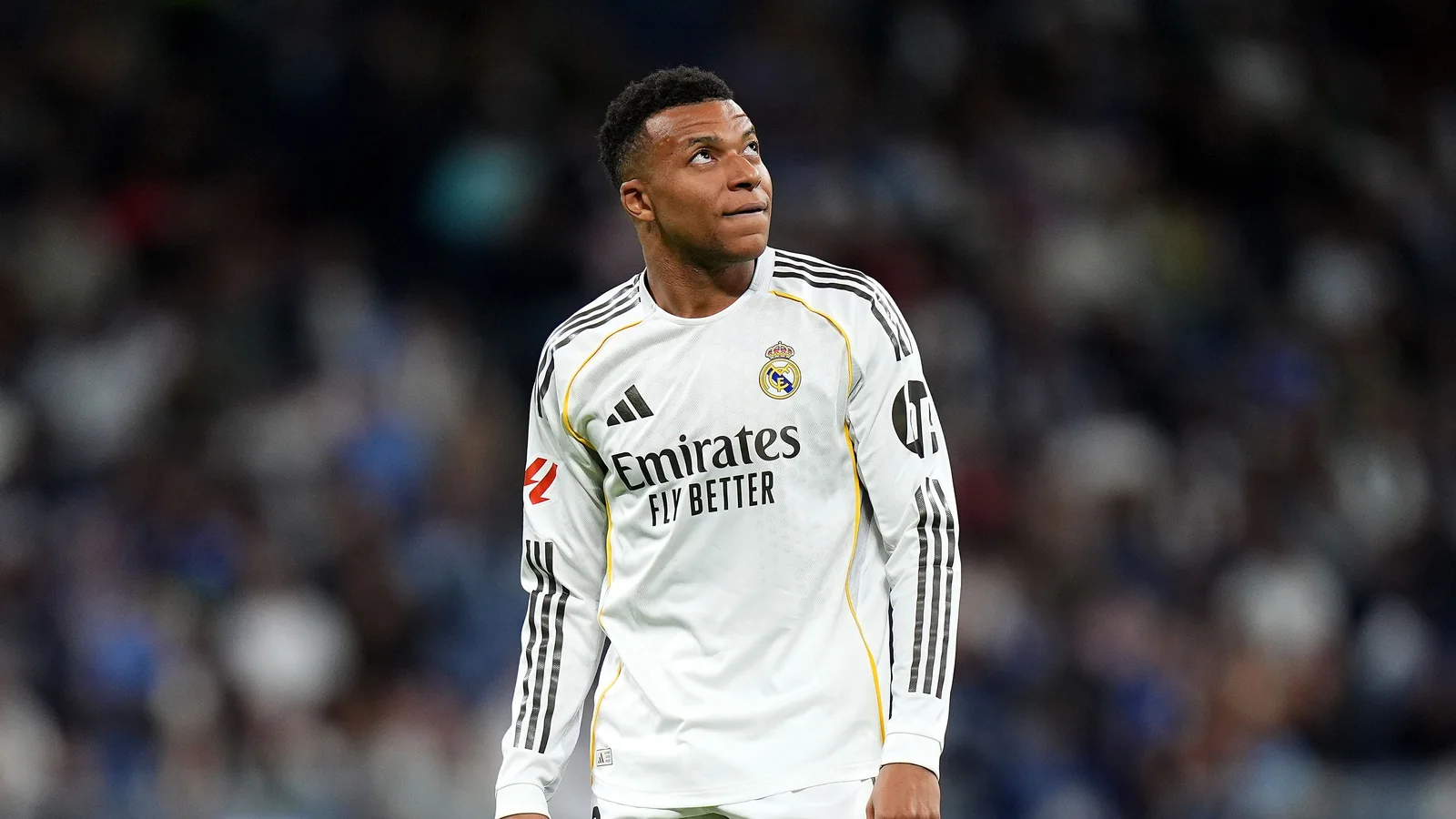 Les supporters du Real Madrid accueillent Kylian Mbappe avec des sifflets