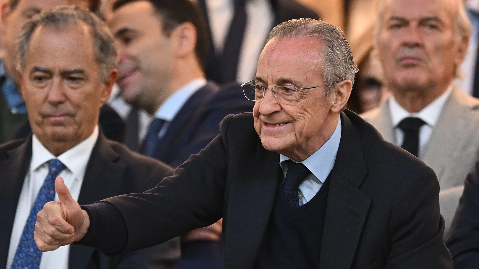 Real Madrid президенттігіне үміткер клубтың жекешелендірілуі туралы ескертті