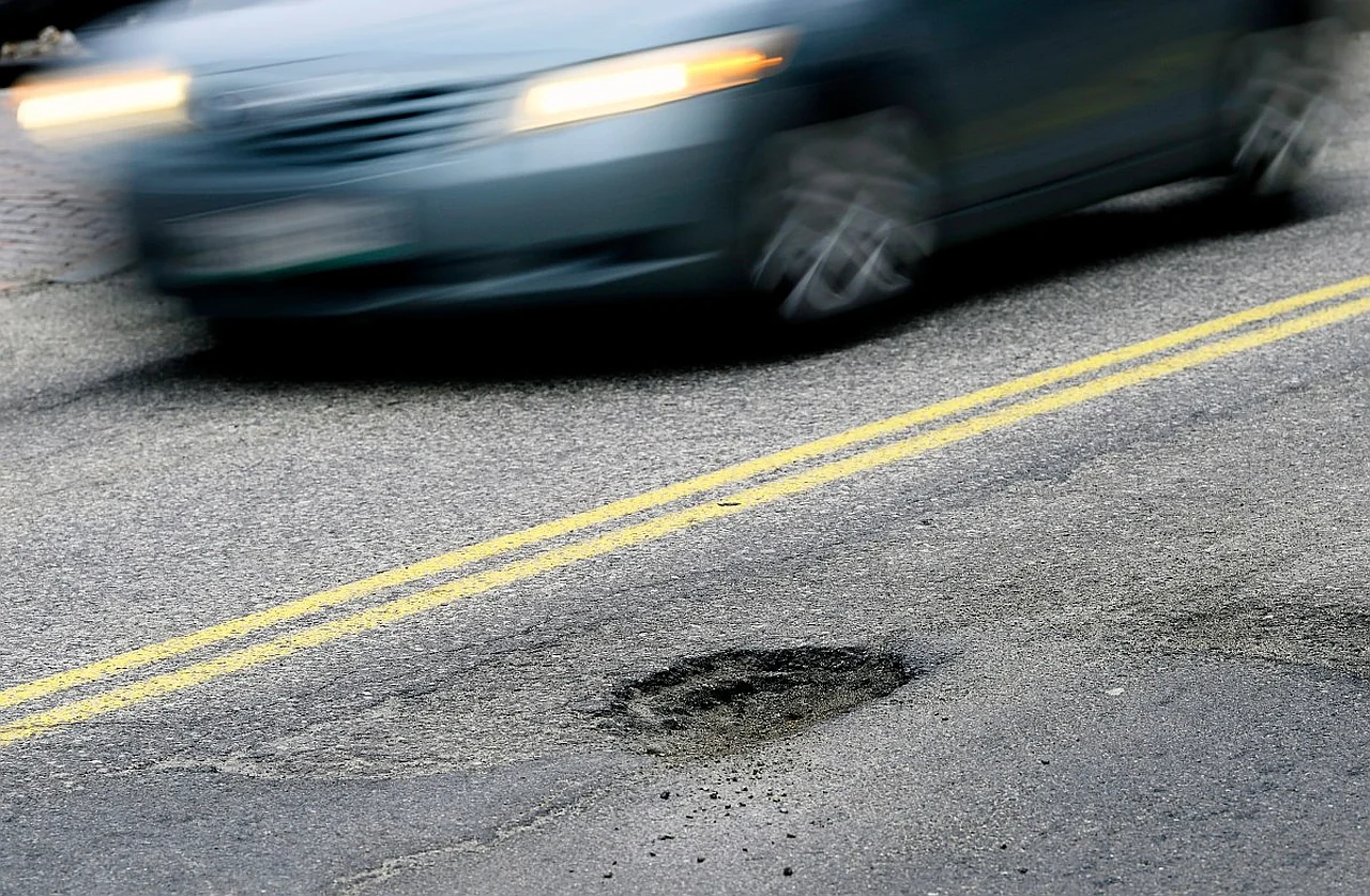 Samsara uses artificial intelligence to detect potholes on roads