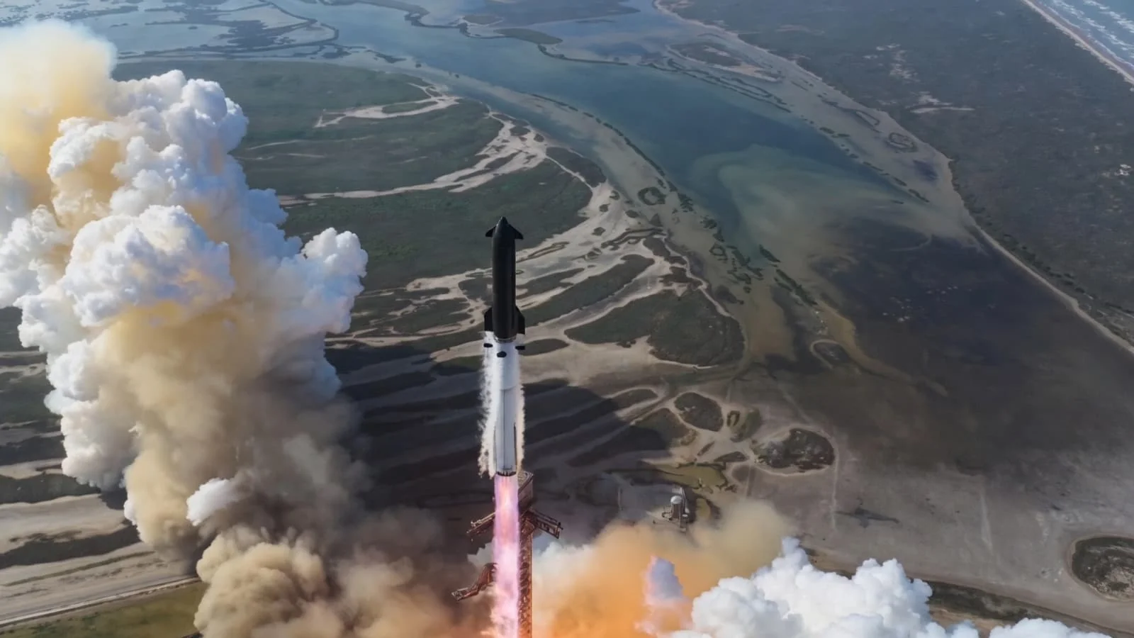 SpaceX представила новое видео полета Starship: кадры с дрона