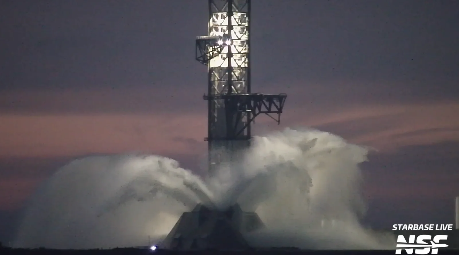 SpaceX präsentiert nächtliche Tests und massives Wassersystem für Starship
