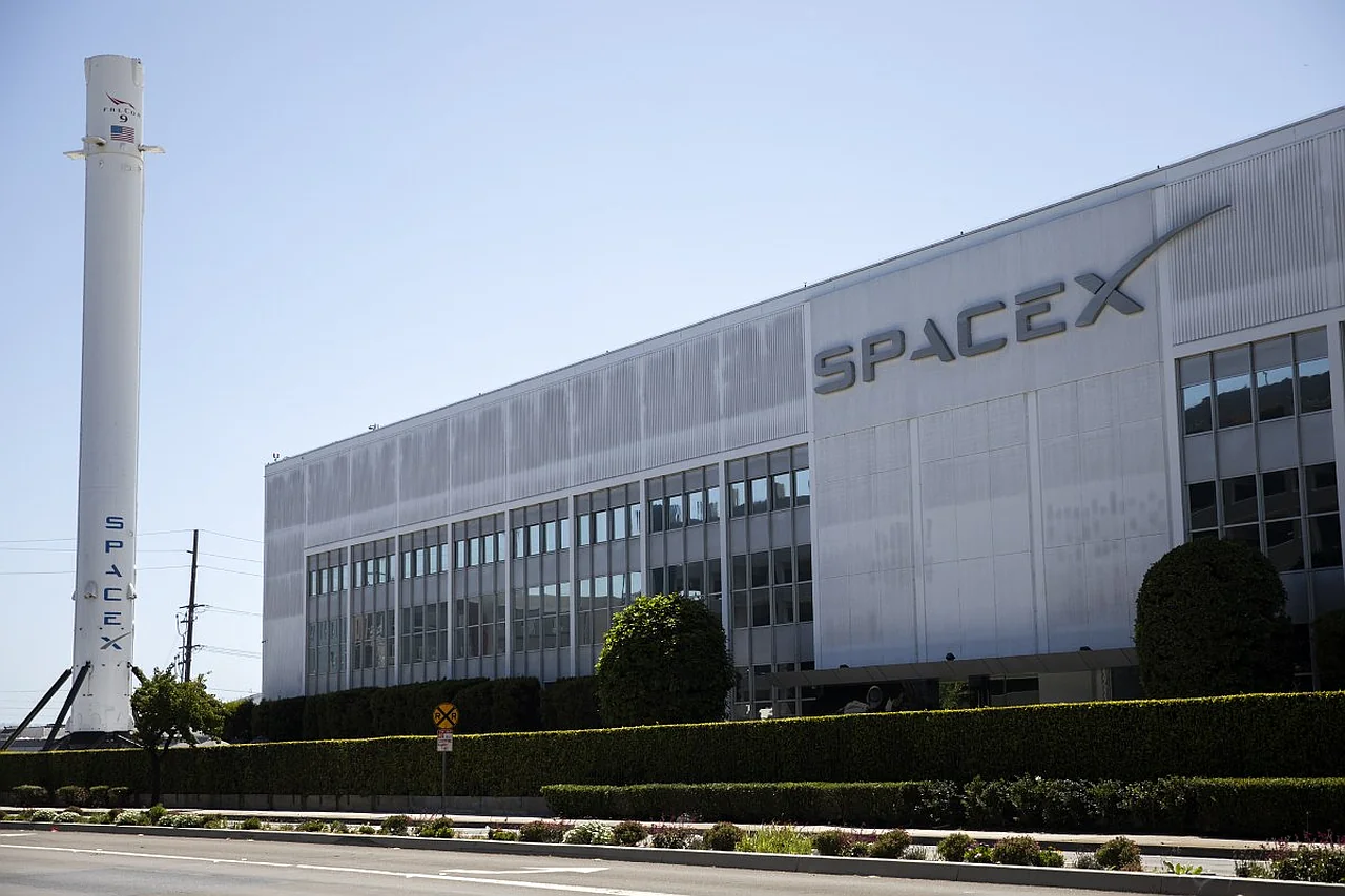 SpaceX Texasda 119 milliard dollarlik Terafab chip zavodini qurishi mumkin