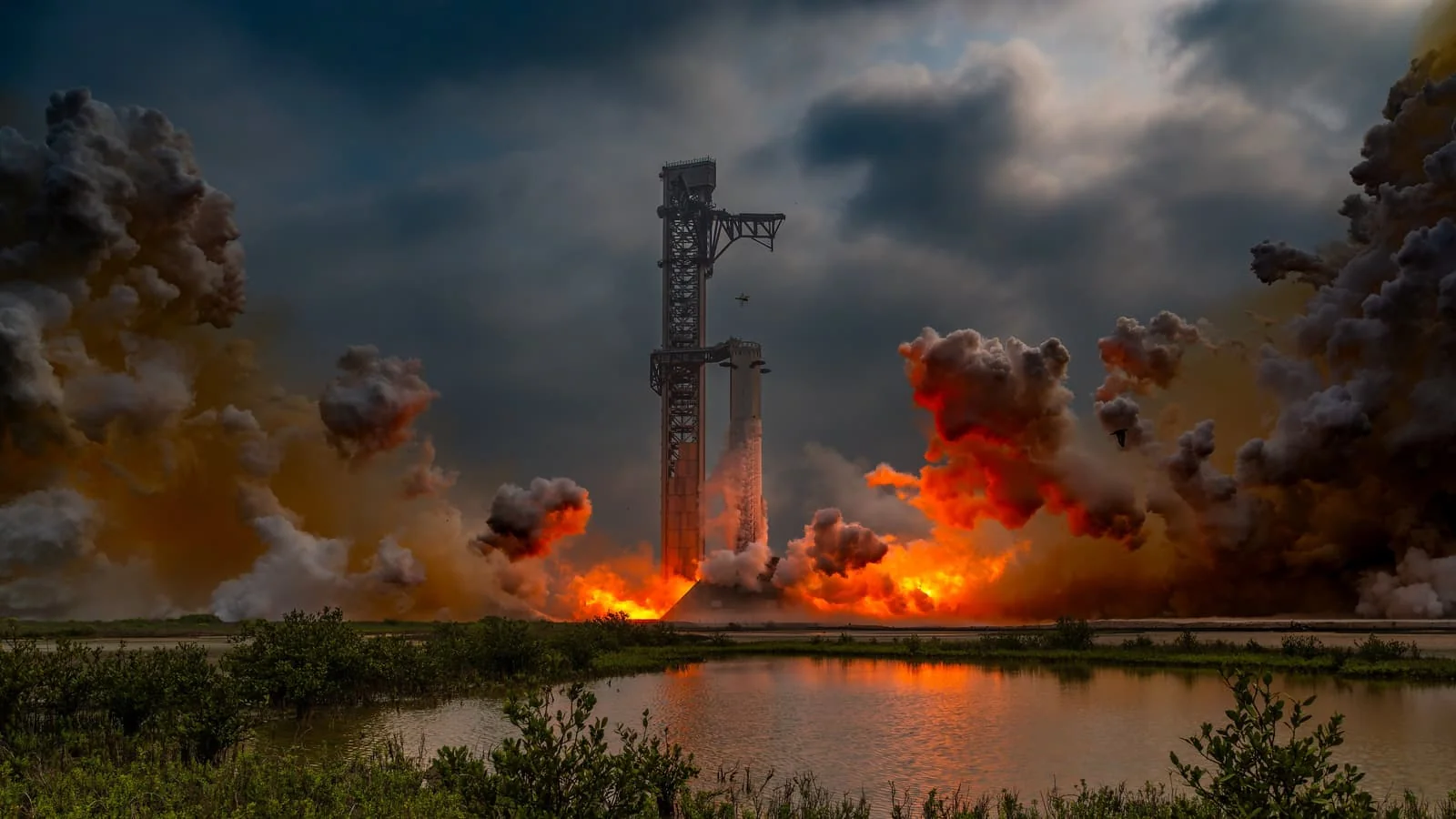 Starship Super Heavy синовидан сўнг: ракета ҳолати яқиндан кўрсатилди