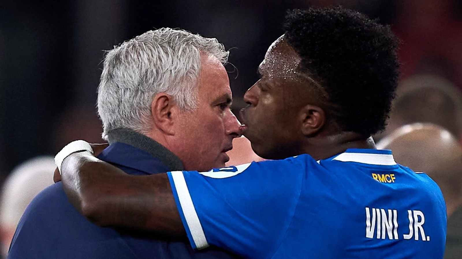 Vinicius Junior et Jose Mourinho : La star du Real Madrid va-t-elle rester ?