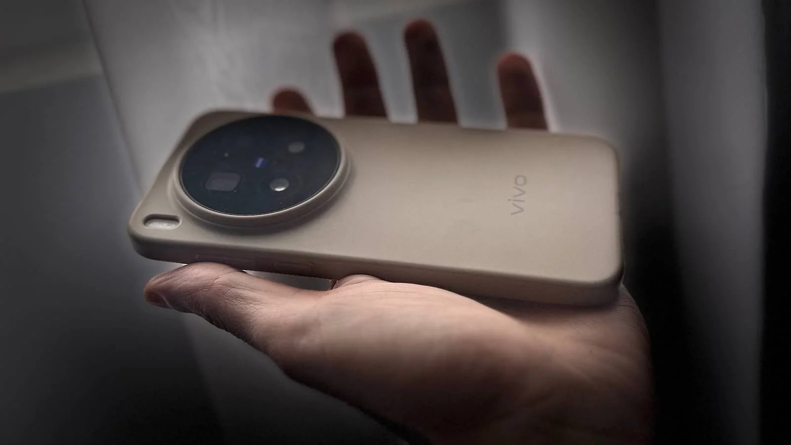 Vivo X500 Pro Max is a contender for the best camera phone'lishga da'vogar