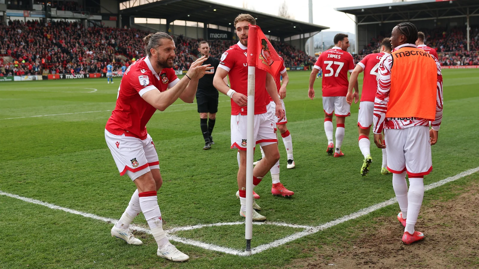 Wrexham обновляет состав: Jay Rodriguez и другие игроки покидают клуб