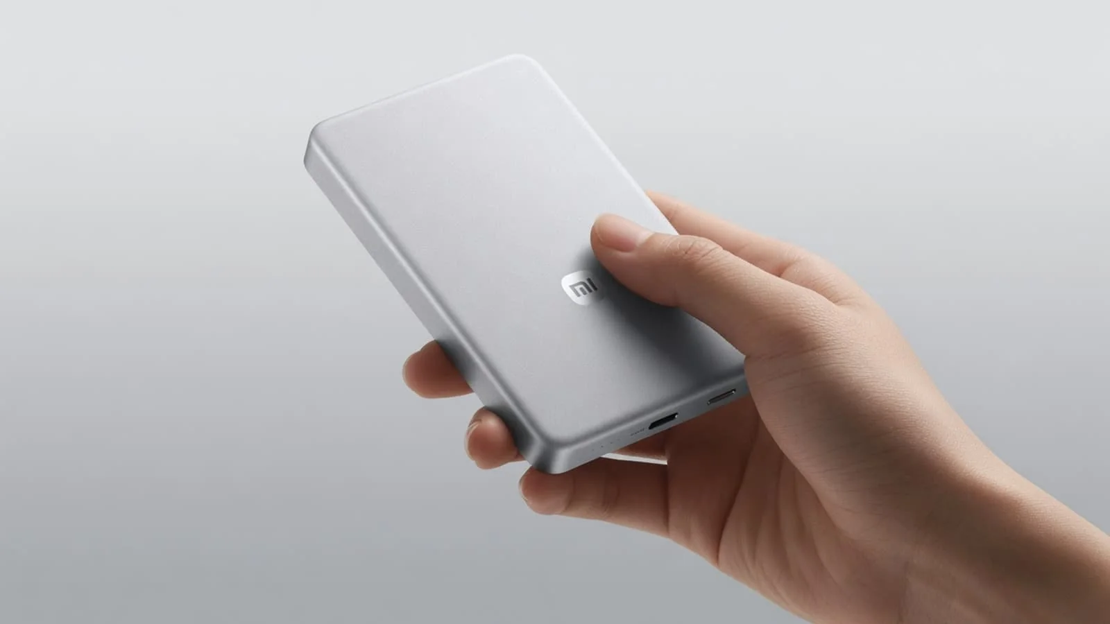 Xiaomi introduces new magnetic power bank: airplane-friendly