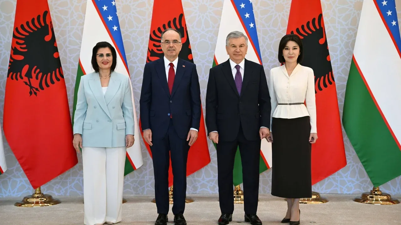 Shavkat Mirziyoyev Albaniya rahbarini rasmiy marosim bilan kutib oldi (foto)