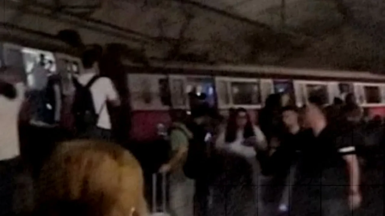 Metro train derails in Istanbul: passengers evacuated