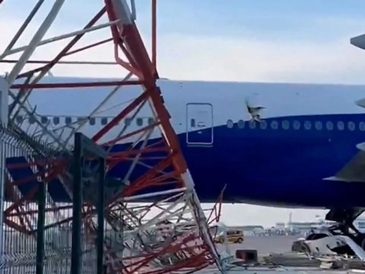 Plane with 267 passengers hits pole in Antalya