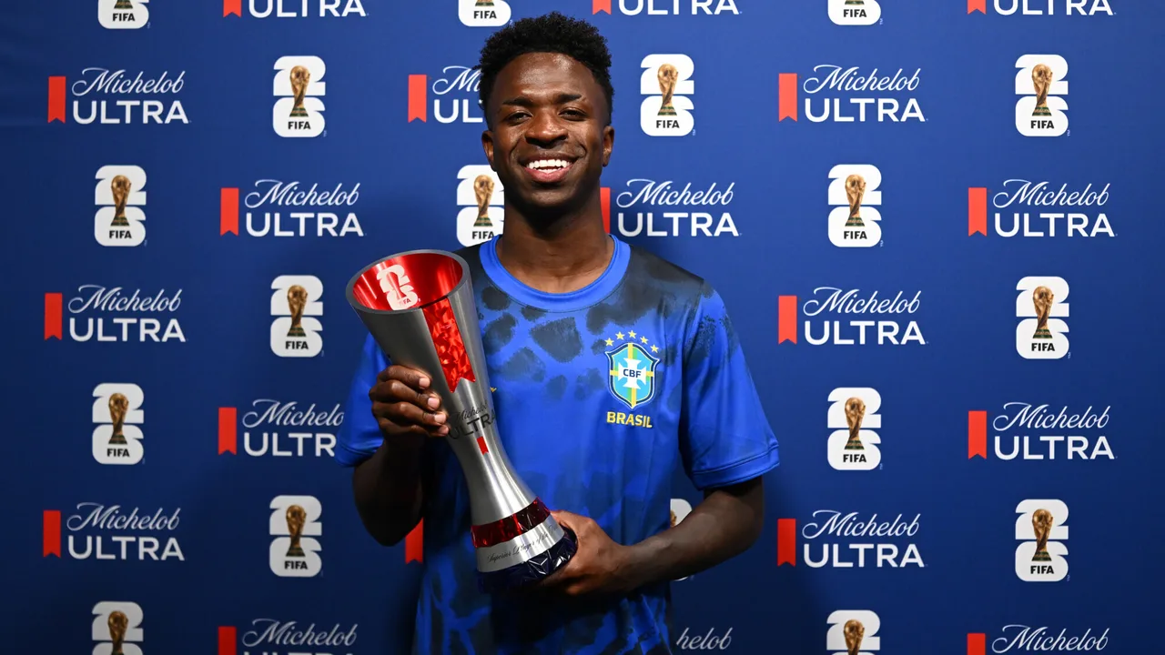Vinícius Júnior celebrates his 500th match with a goal and an assist