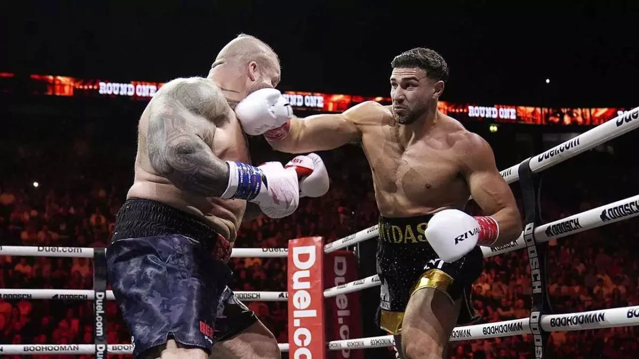 Tommy Fury defeats opponent 50 kilograms heavier