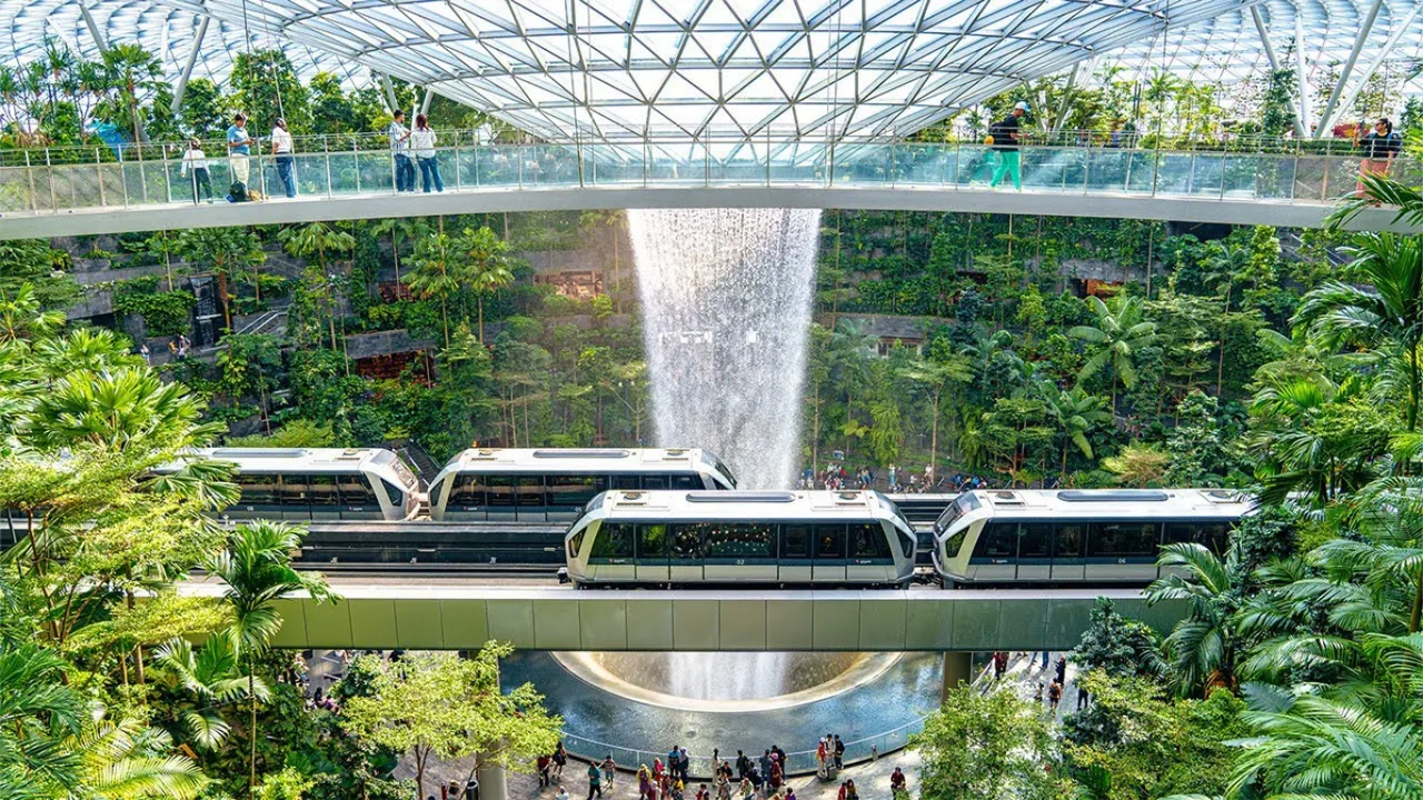 Dünyayı Hayrete Düşüren Havalimanı: Singapur Mucizesi