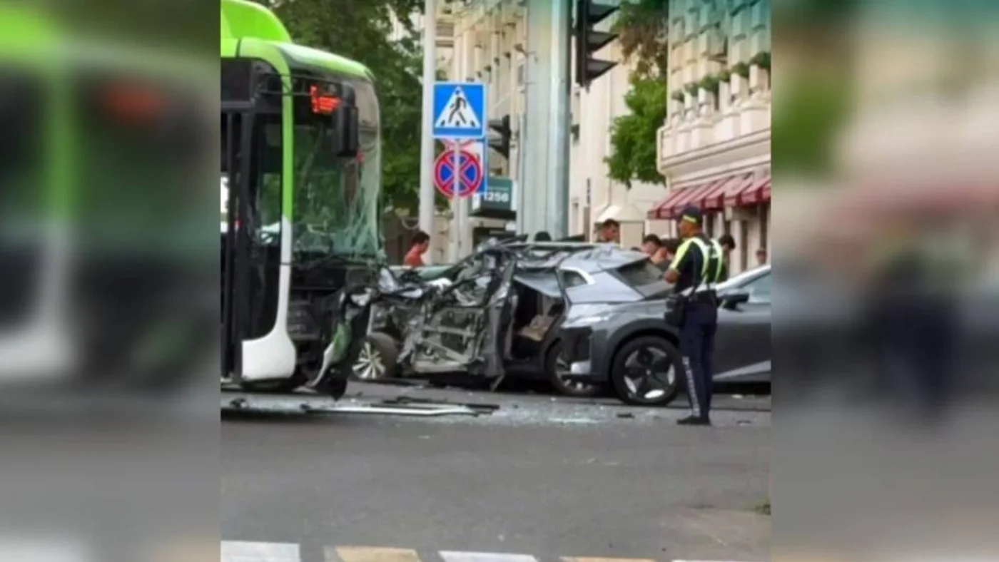 Тошкентда автобус ва BYD иштирокида ЙТҲ содир бўлди