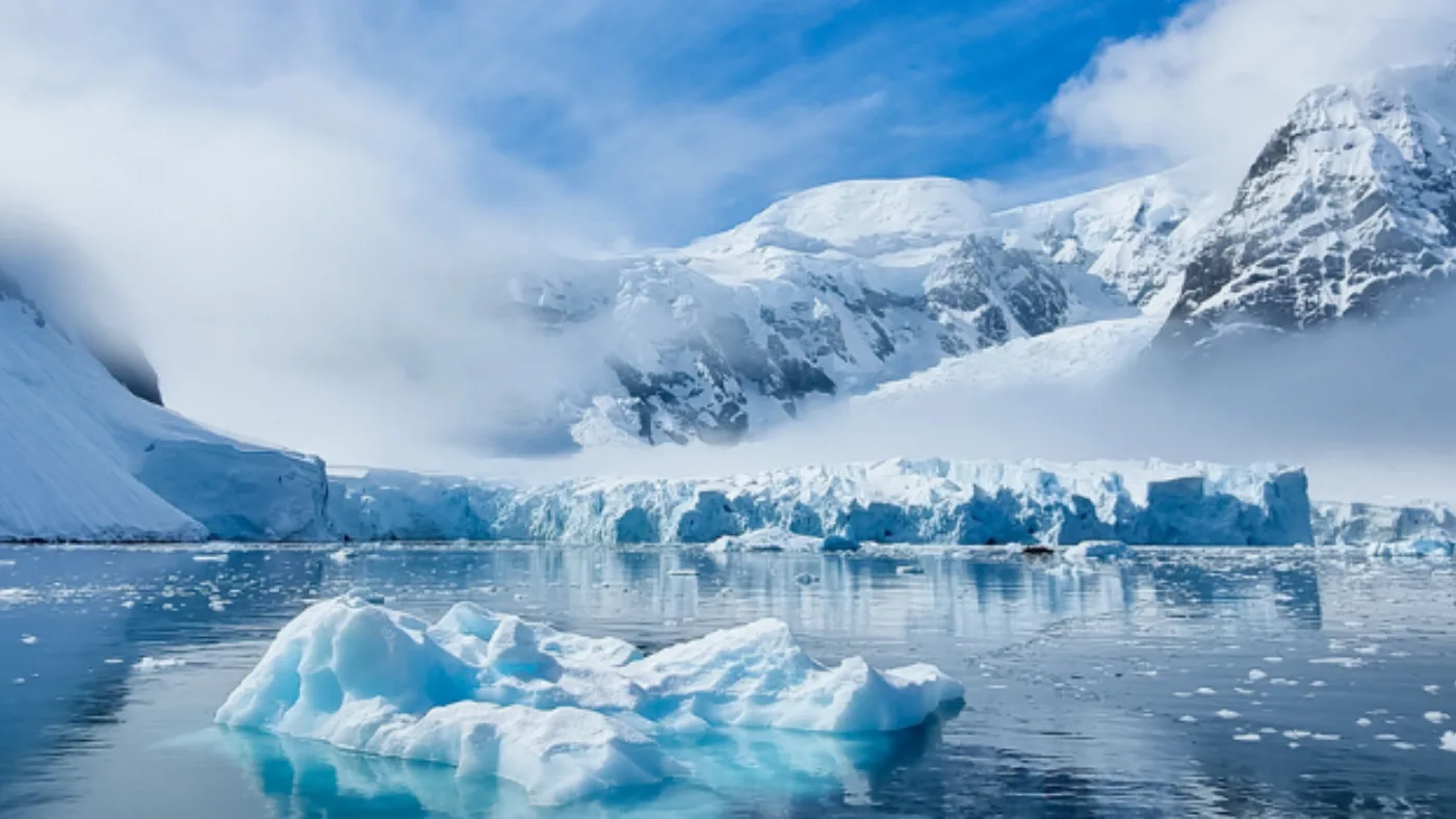 Scientists amazed: Giant mysterious structure discovered under Antarctic ice