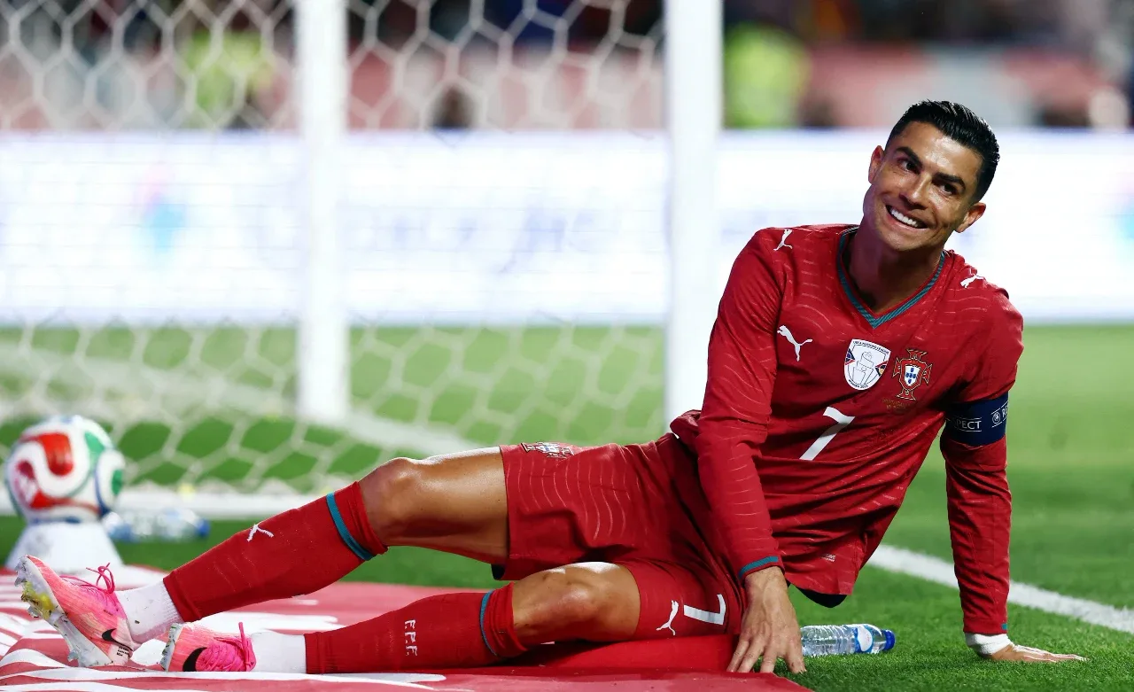 Martinez says there is no player who can replace Ronaldo