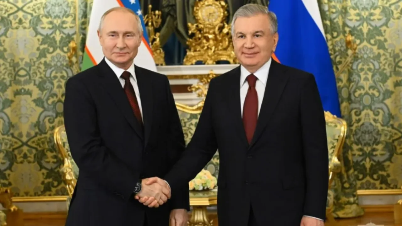 Шавкат Мирзиёев Россия Президенти Владимир Путинга Россия куни муносабати билан табрик йўллади