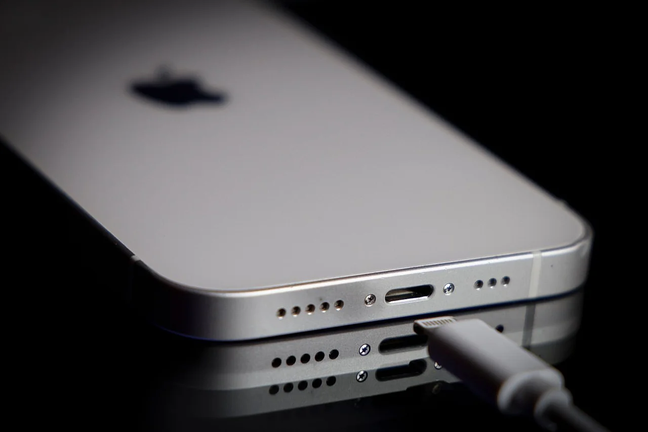 Apple чипларида тузатиб бўлмас заифлик топилди: iPhone қурилмалари хавф остида