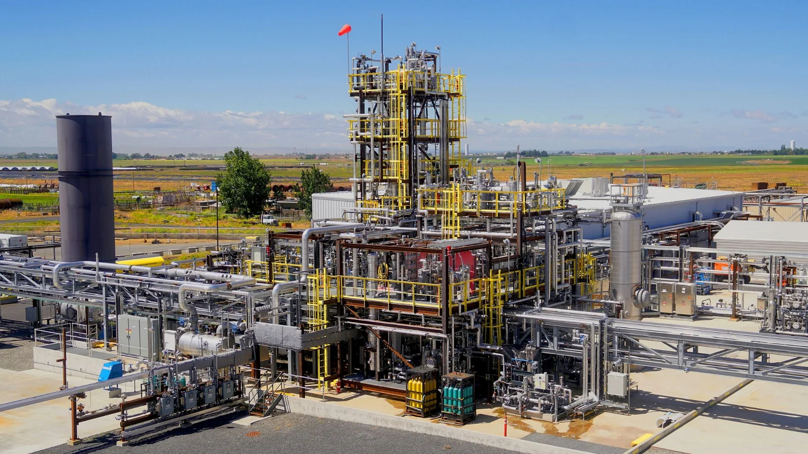 ABD'de atmosferdeki CO2'den havacılık yakıtı üretimi başladı
