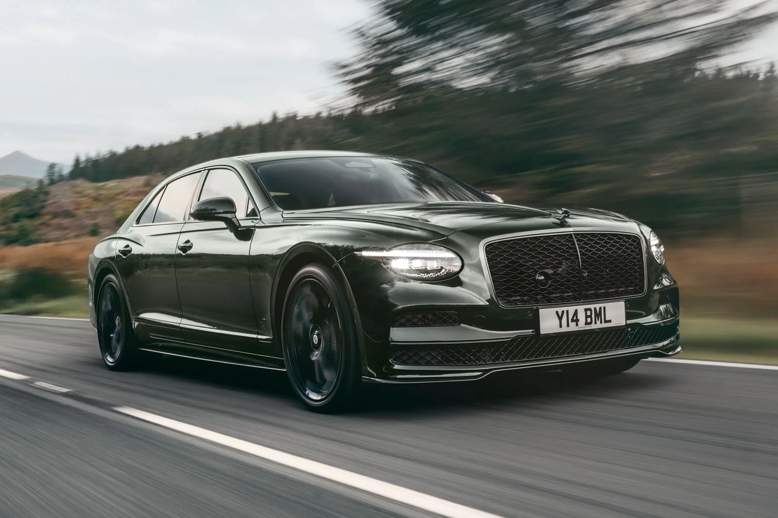 Bentley Flying Spur yangilandi: Yangi dizayn va 671 ot kuchiga ega S varianti