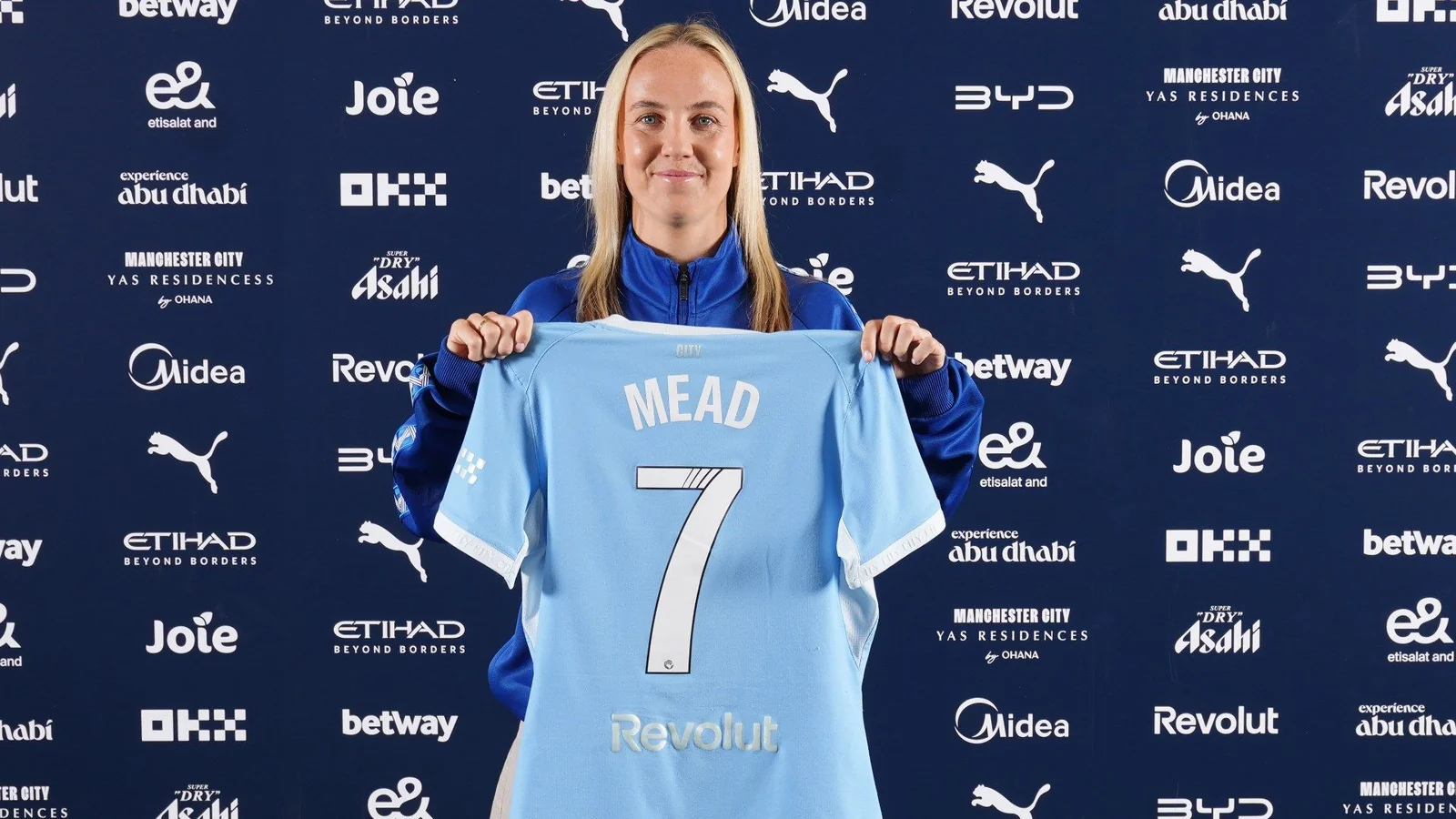Beth Mead unterschreibt Dreijahresvertrag bei Manchester City