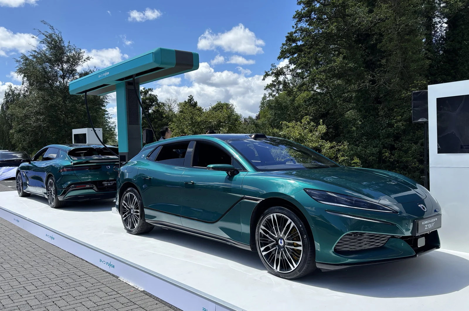 BYD установит зарядные станции Флаш мощностью 1500 кВт в Великобритании