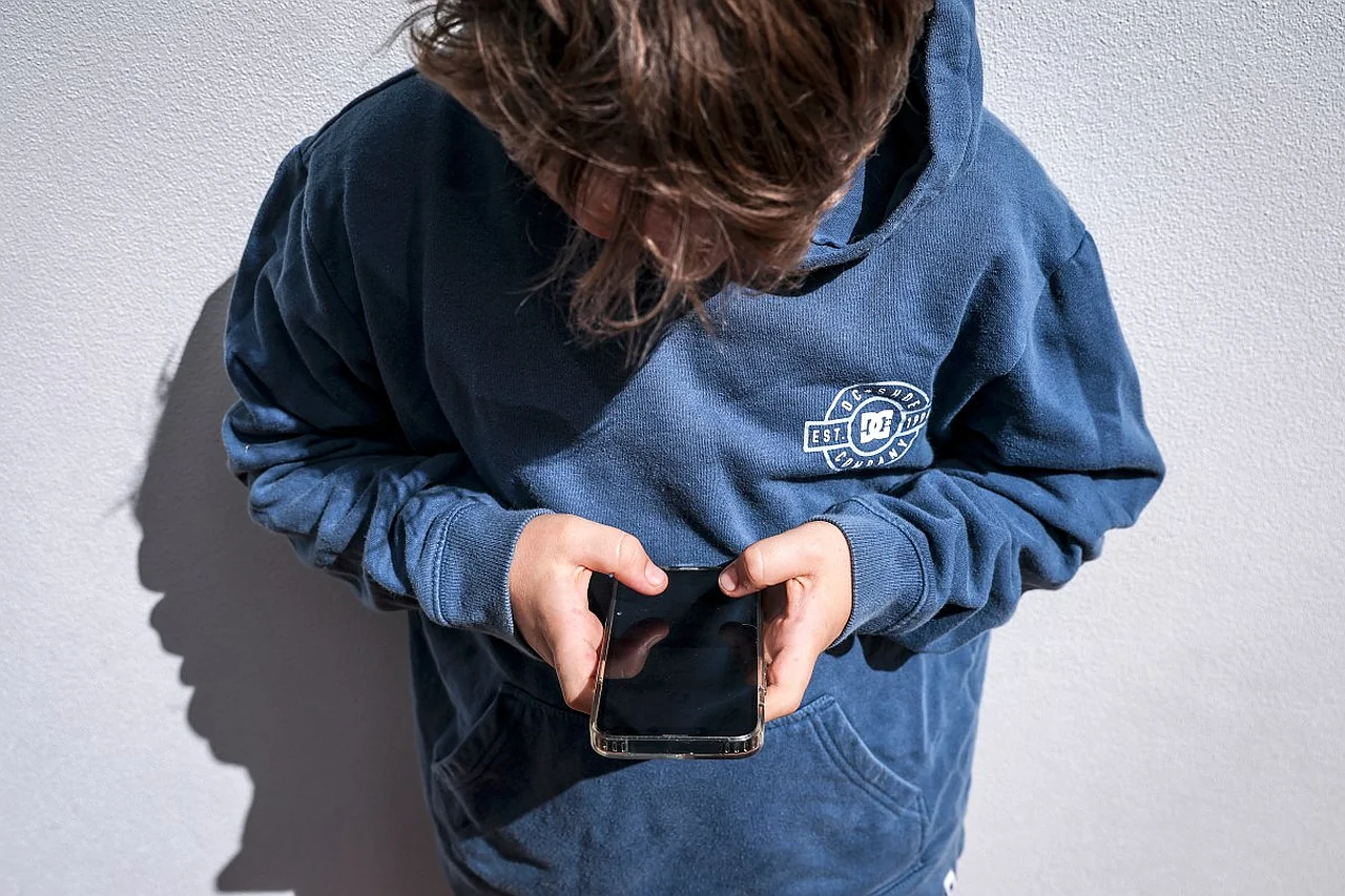 Global Wave of Social Media Bans for Children Intensifies