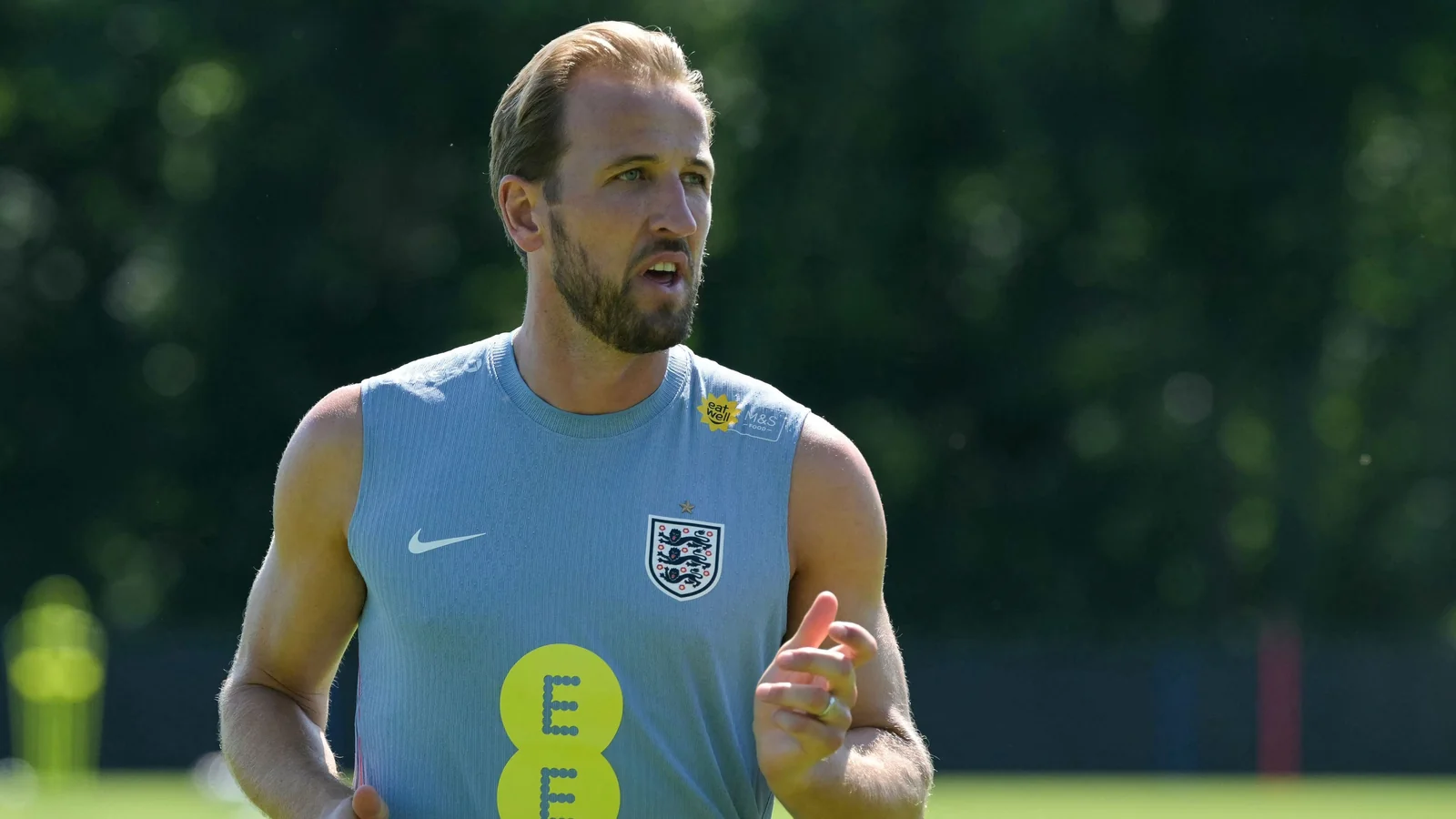 Will Harry Kane switch to American football? NFL star assesses English striker's chances