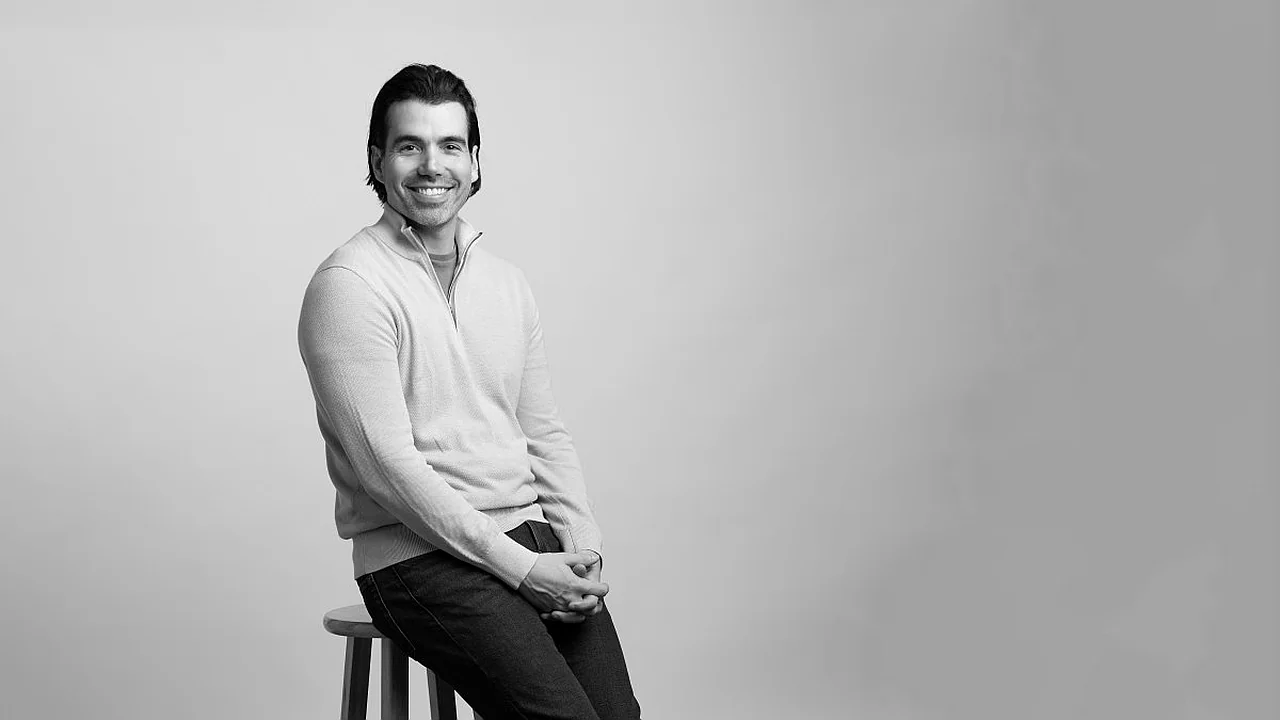 Justin Ernest Invests $400M in Startups Without Traditional Funds