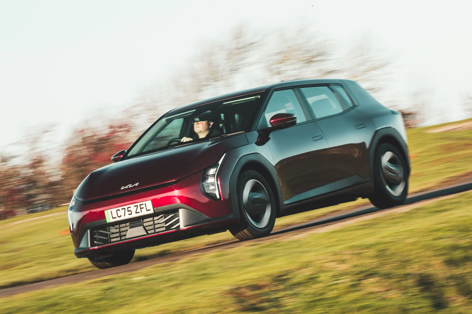 Kia EV4 хатчбеки давлат гранти сабабли EV3 моделидан арзонроқ бўлди