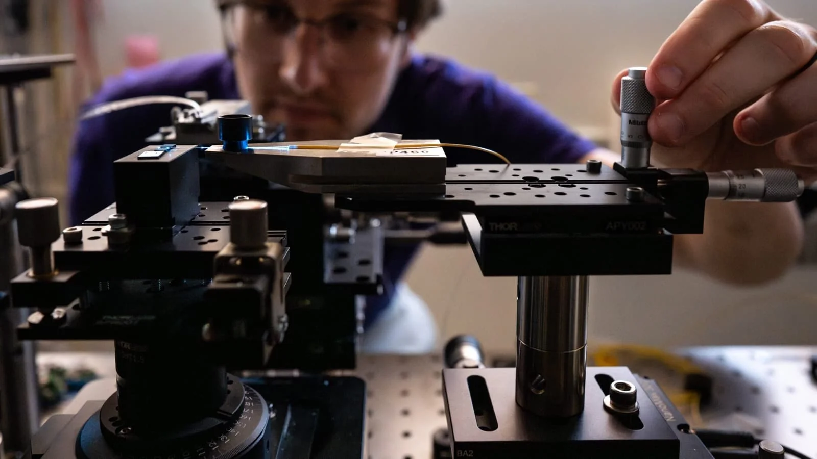 Revolución cuántica: Quantinuum y Sandia prueban con éxito el sistema Helios de 98 qubits