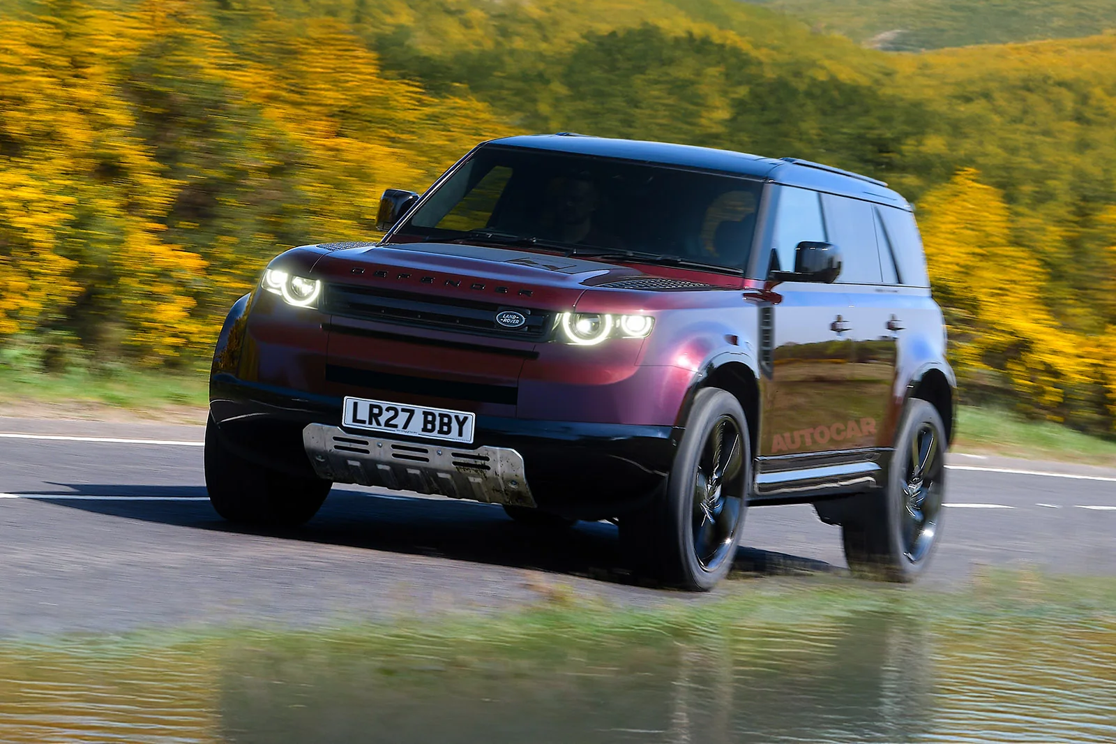 Land Rover ихчам Дефендер Sport моделини гибрид двигател билан жиҳозлайди