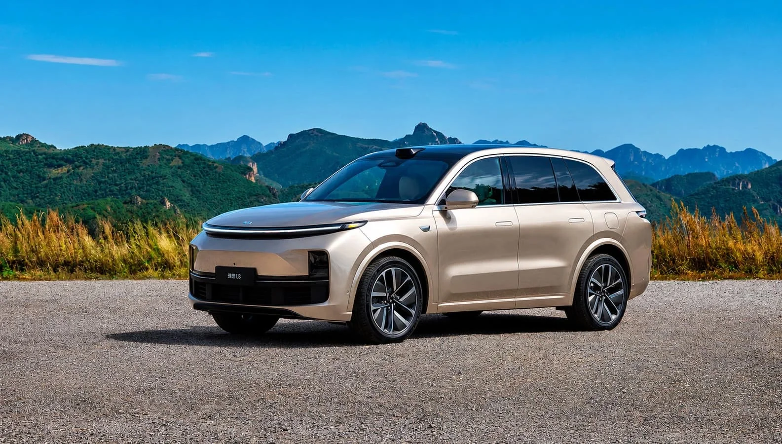 Li Auto Л8 кроссовери МДҲ бозорига расман кириб келмоқда: Премиум гибриднинг имкониятлари