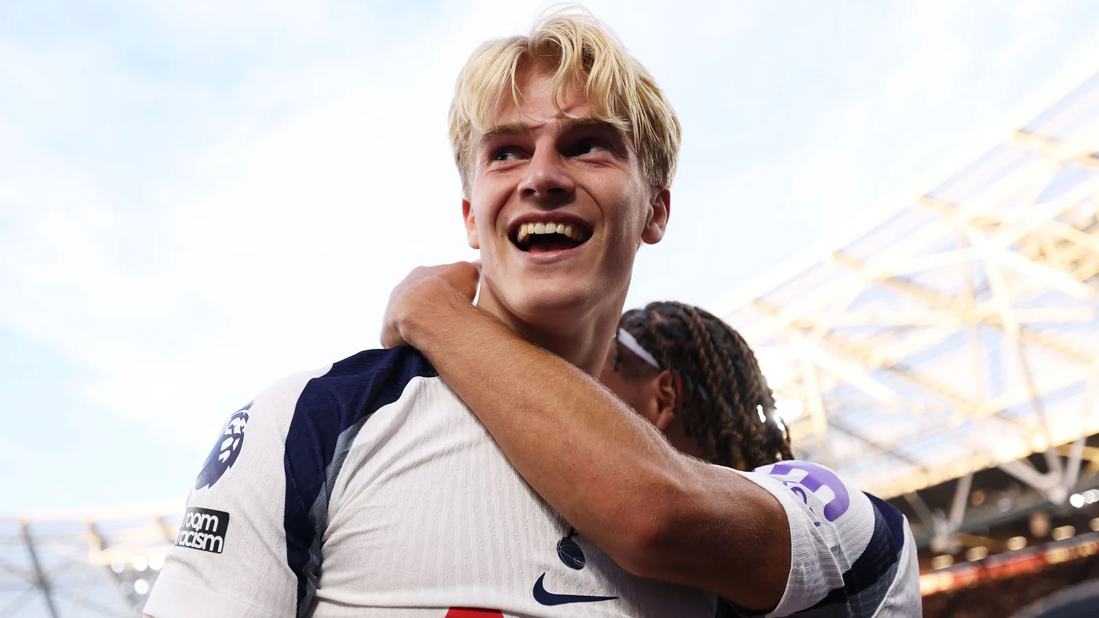Lucas Bergvall Tottenham'dan ayrılmaya karar verdi: İsveçli yeteneğe talibi çok