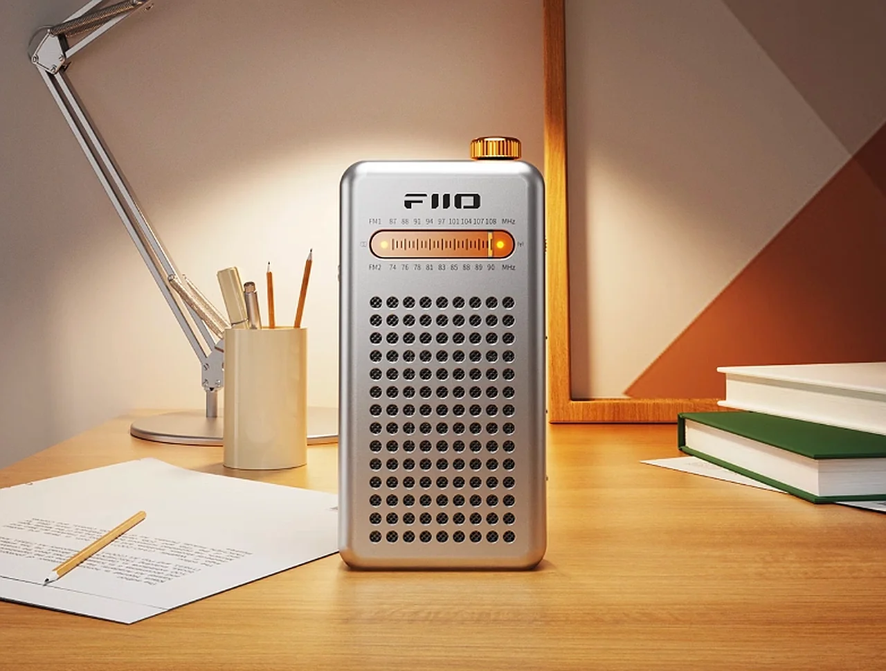 Modern Technology in Retro Style: FiiO Introduces RR13 Pocket Radio