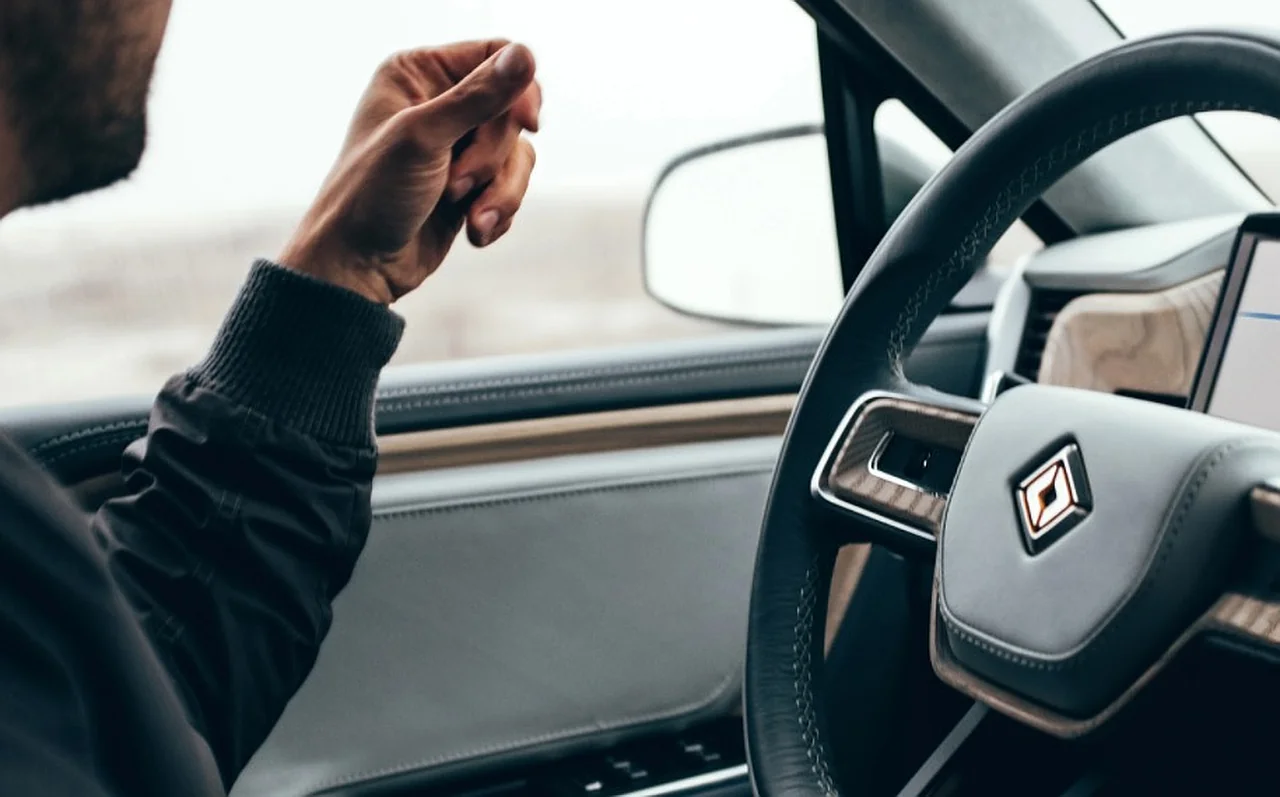 Rivian wegen falscher Autopilot-Versprechen verklagt