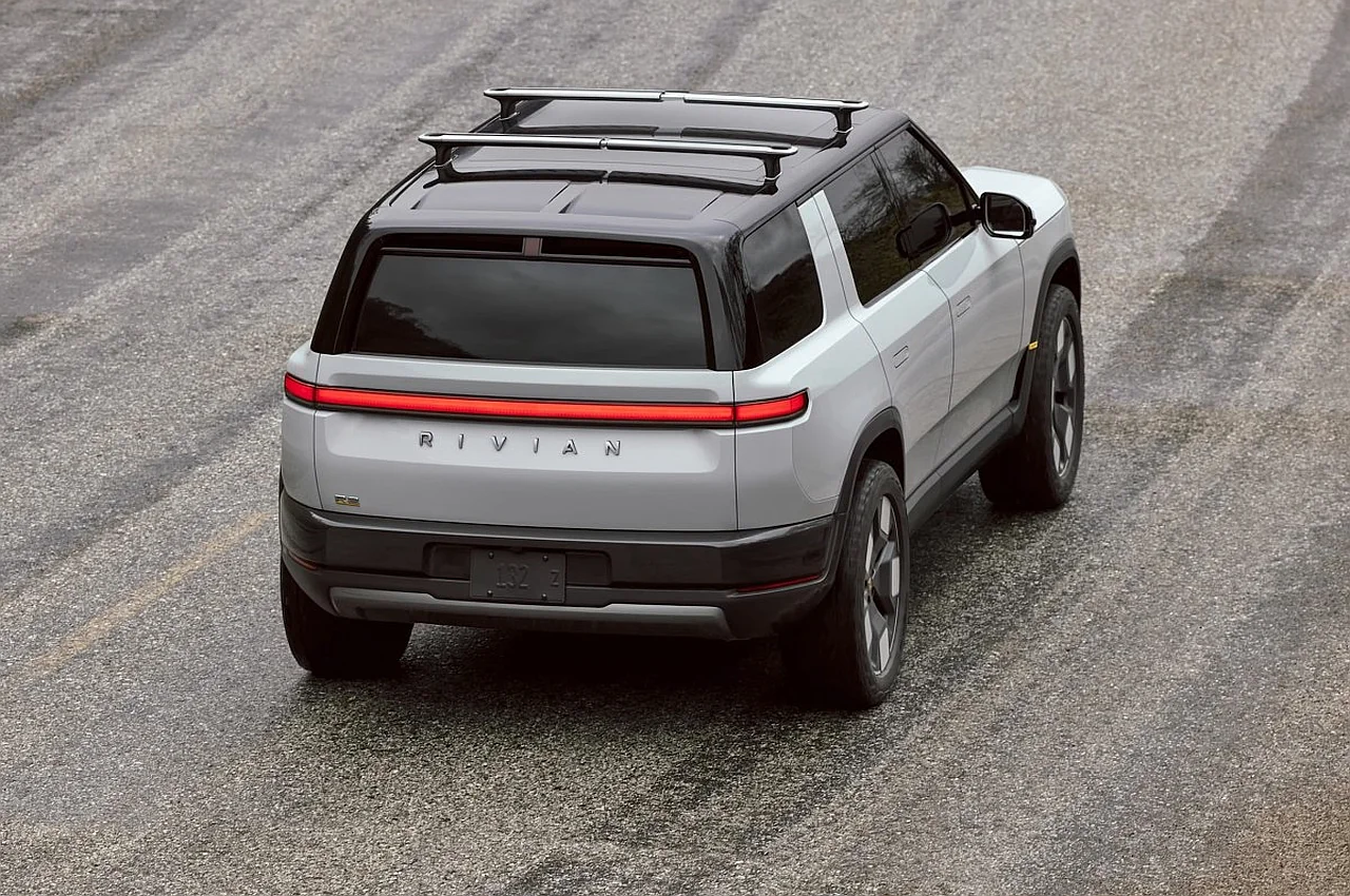 Rivian entlässt Hunderte Mitarbeiter nach Beginn der R2 SUV-Auslieferungen