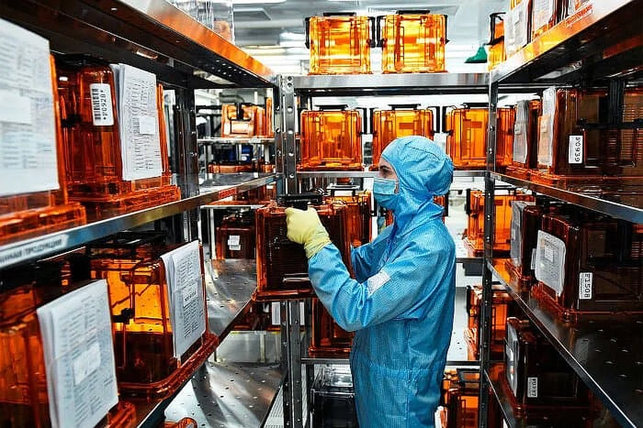 New Technological Complex for Microchip Production Being Built in Russia