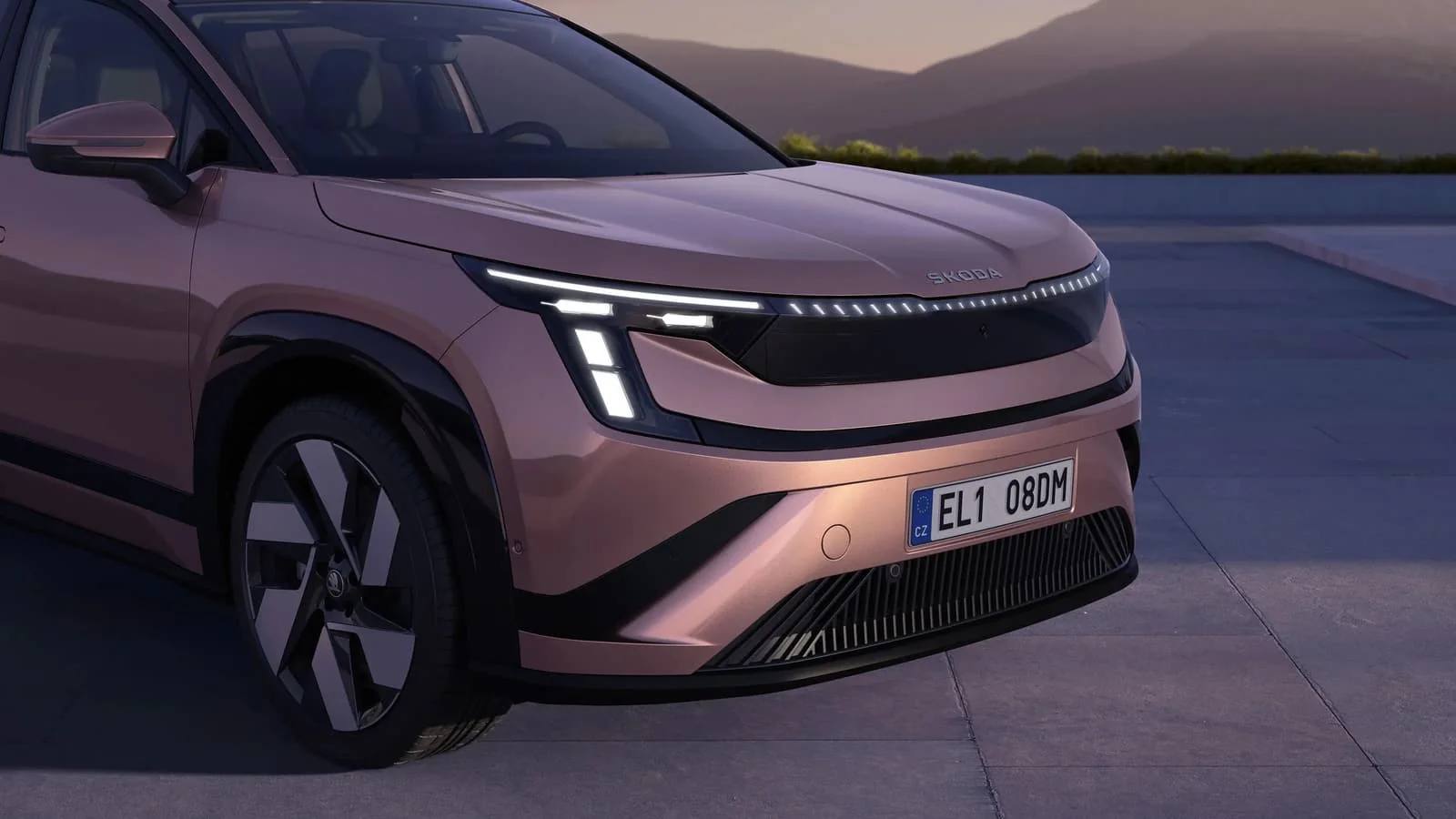 Skoda официально представила свой самый крупный и мощный электрический кроссовер Пеак