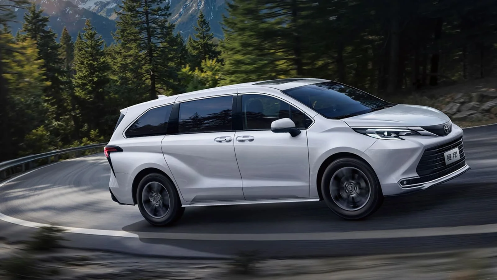 Toyota Сиенна 2027 представлена в Китае: с системами Huawei и Xiaomi
