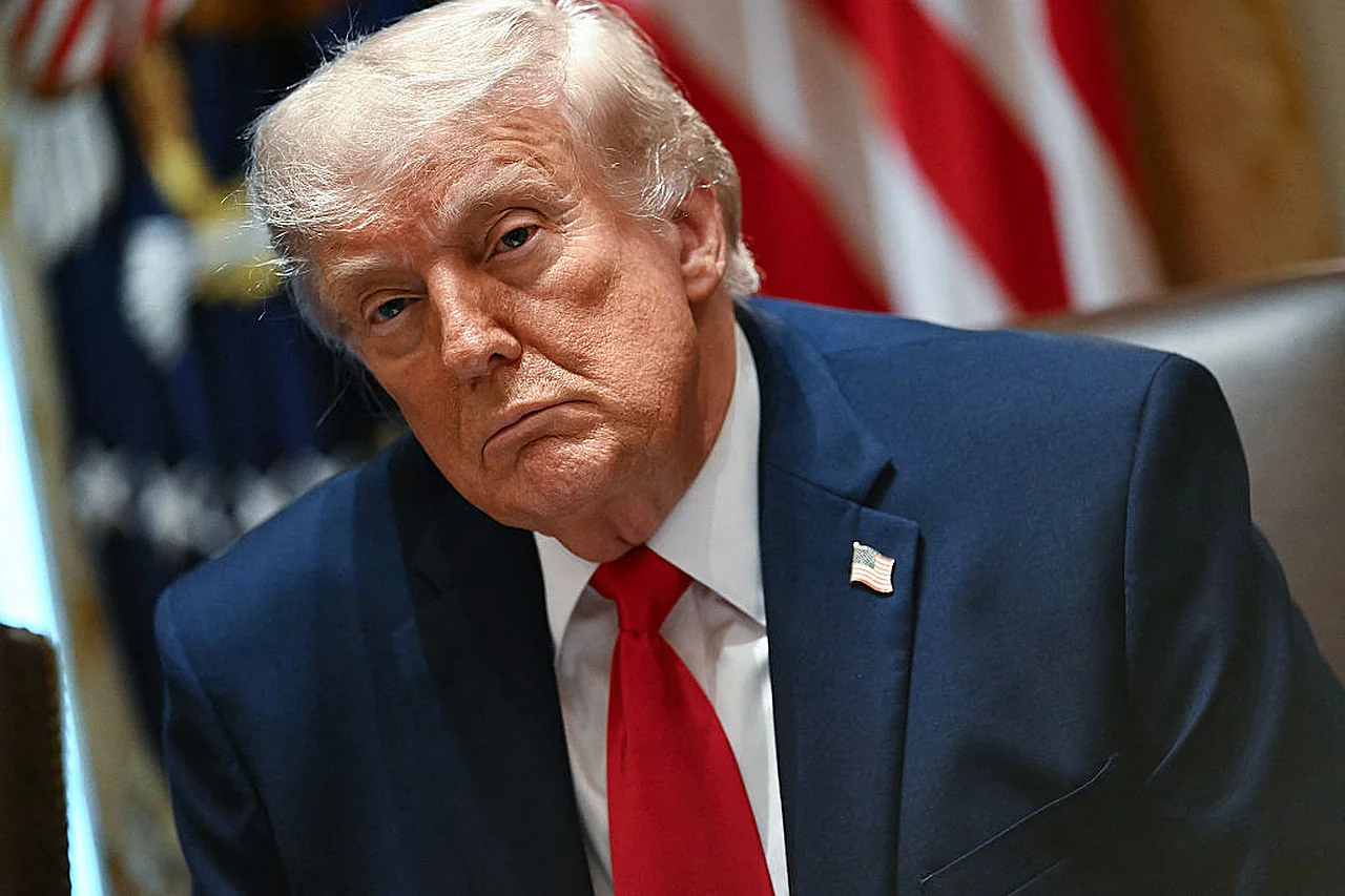 Trump sunʼiy intellekt nazorati boʻyicha yangi farmonni imzoladi